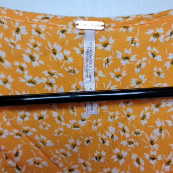 Free People Yellow Oversized Button-Up Ditsy Spring Floral Dress Size Small - Picture 11 of 12